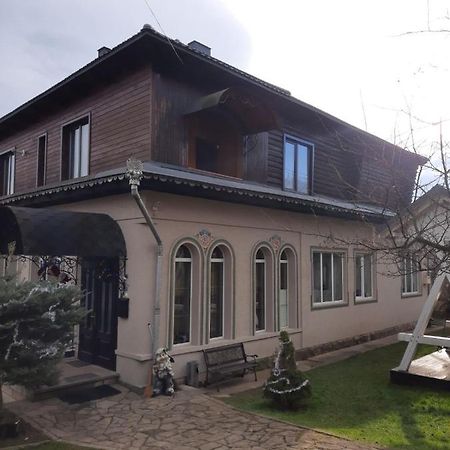 Садиба У Крайлюків Yaremche Ngoại thất bức ảnh