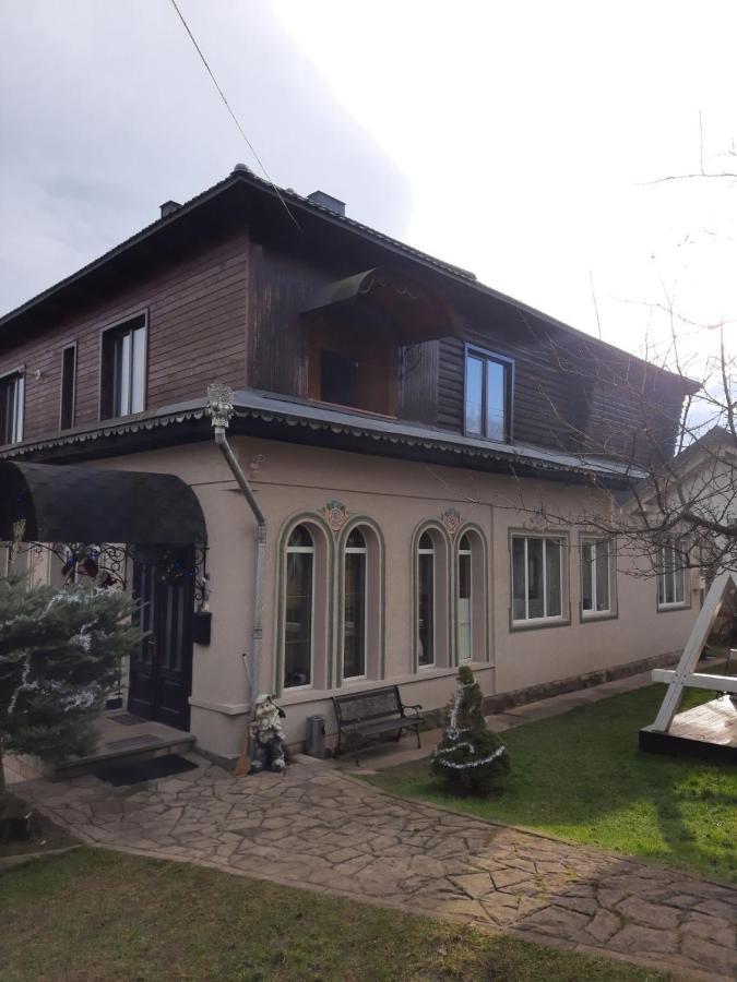 Садиба У Крайлюків Yaremche Ngoại thất bức ảnh