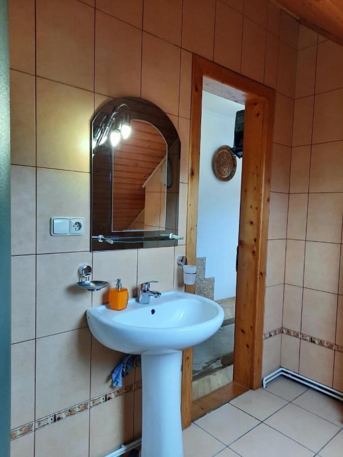 Садиба У Крайлюків Yaremche Ngoại thất bức ảnh
